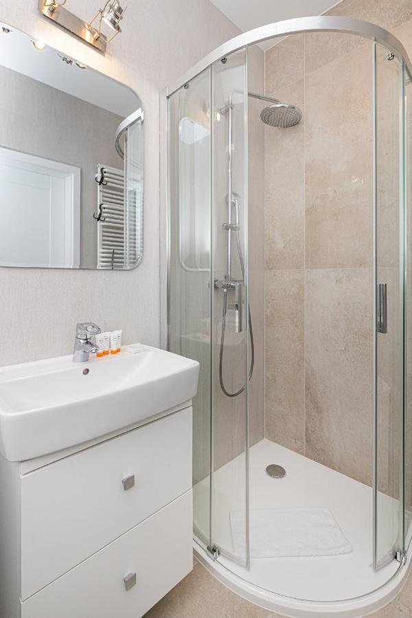 Plac Unii Apartment Gdynia City Centre By Noclegi Renters Экстерьер фото